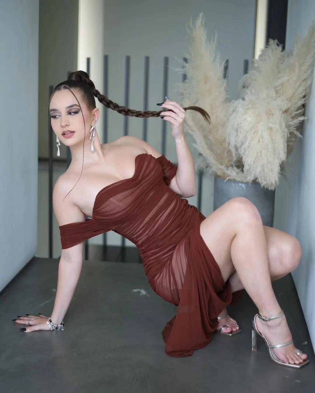 Lucy - escort photo 7 in Dubai