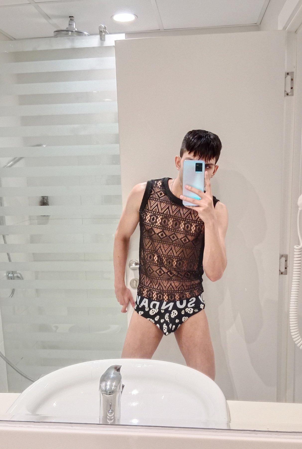 Skinny Boy - escort photo 7 in Dubai