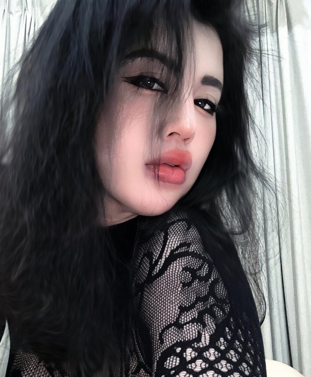 Eshika Bhasin - escort photo 1 in Dubai