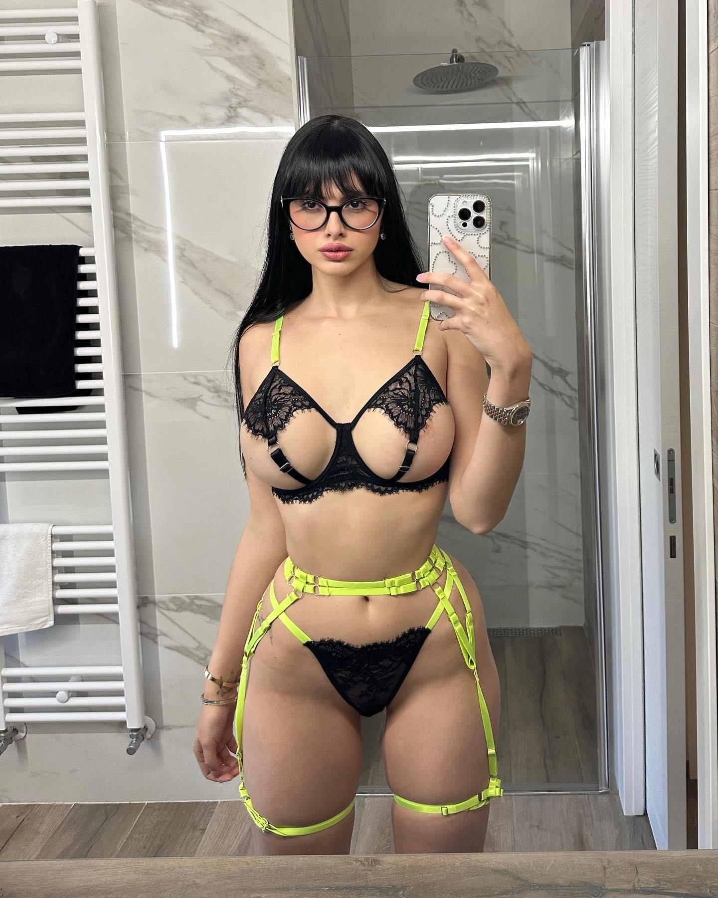 Emily - escort photo 7 in Dubai