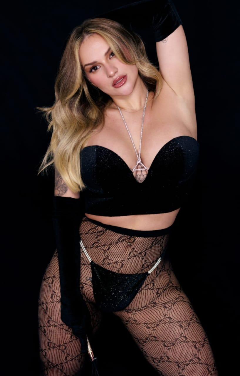 Karol - escort photo 5 in Dubai