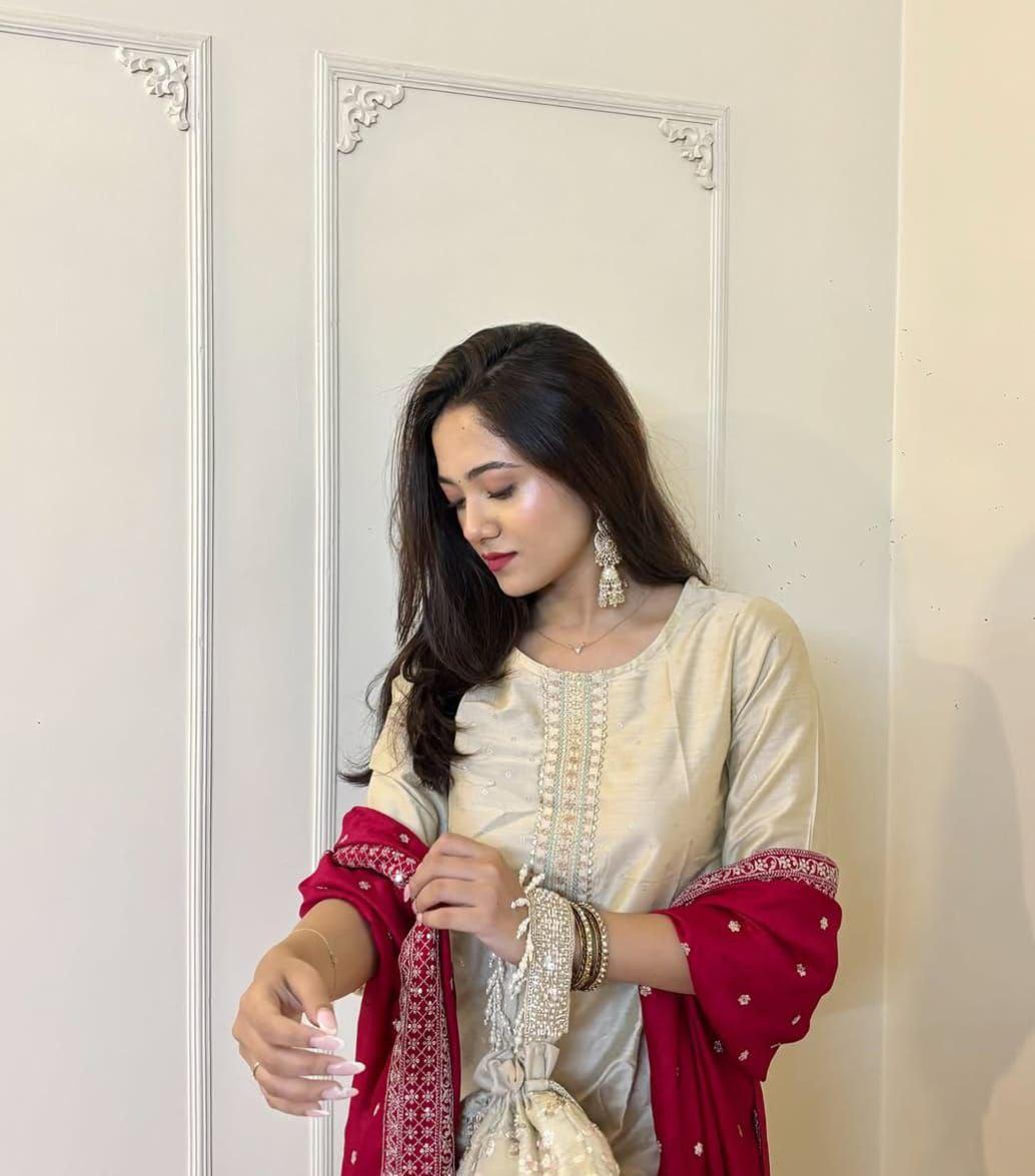 Sakshi sing - escort photo 2 in Dubai