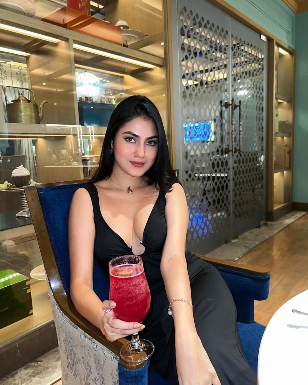 Shanaya - escort photo 5 in Dubai