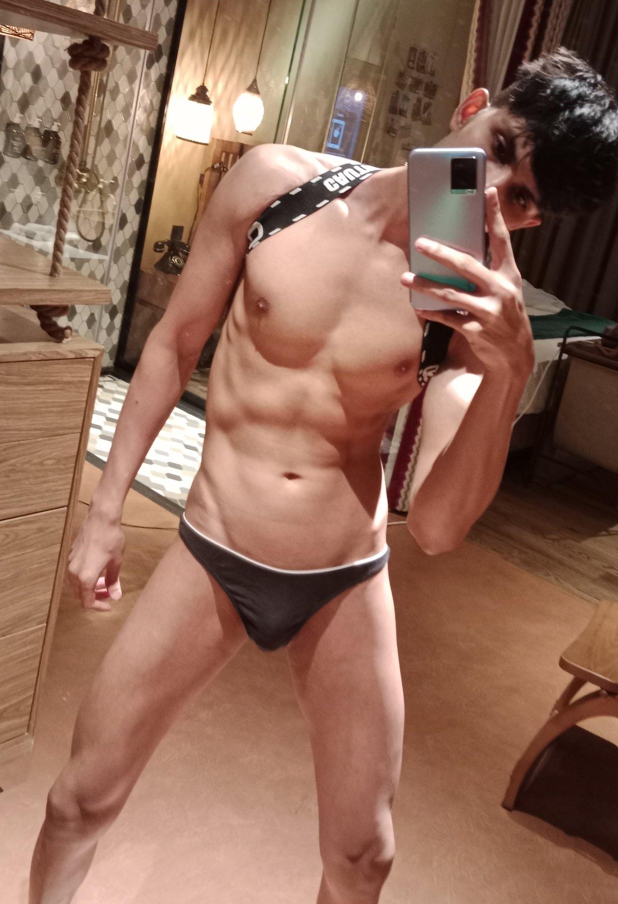 Skinny Boy - escort photo 11 in Dubai
