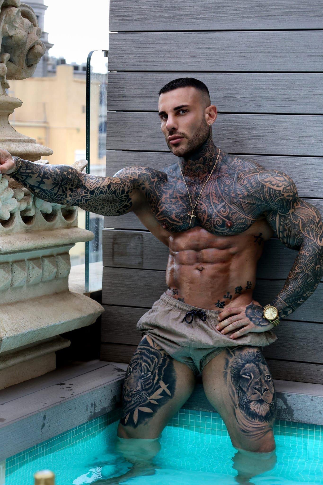 Gianluigi volti XXL - escort photo 13 in Dubai