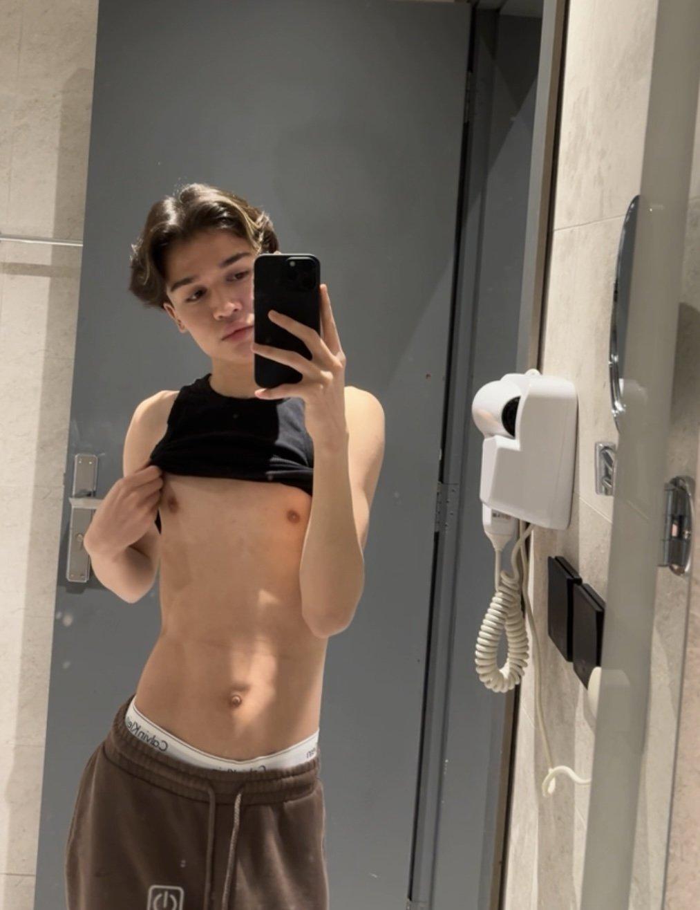 Mika Twink - escort photo 15 in Dubai